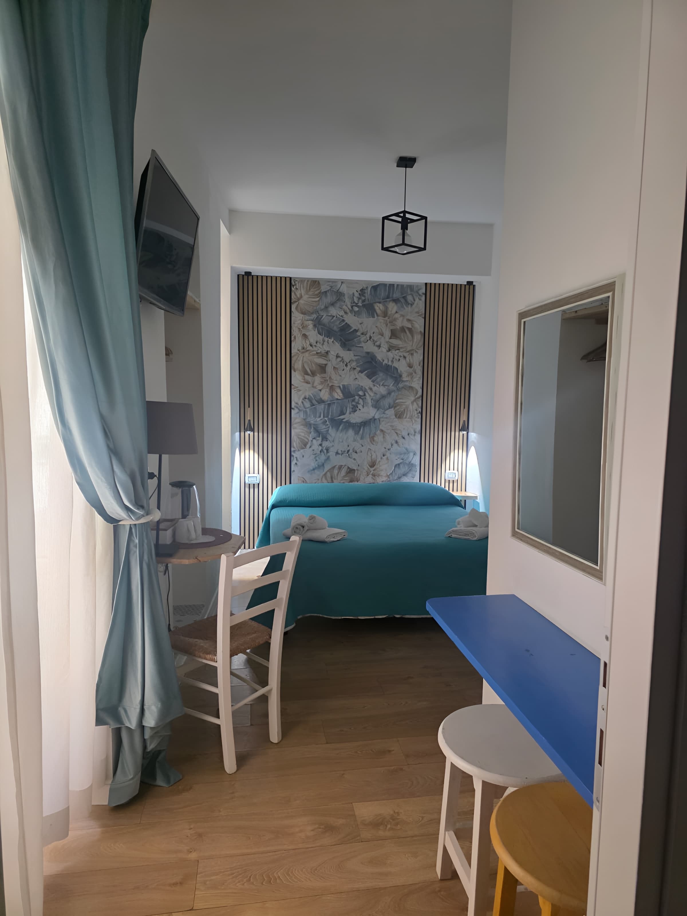 Camera Matrimoniale Budget - Quartino Napoletano B&B Napoli centro storico - 18 m², Coppia, Economica