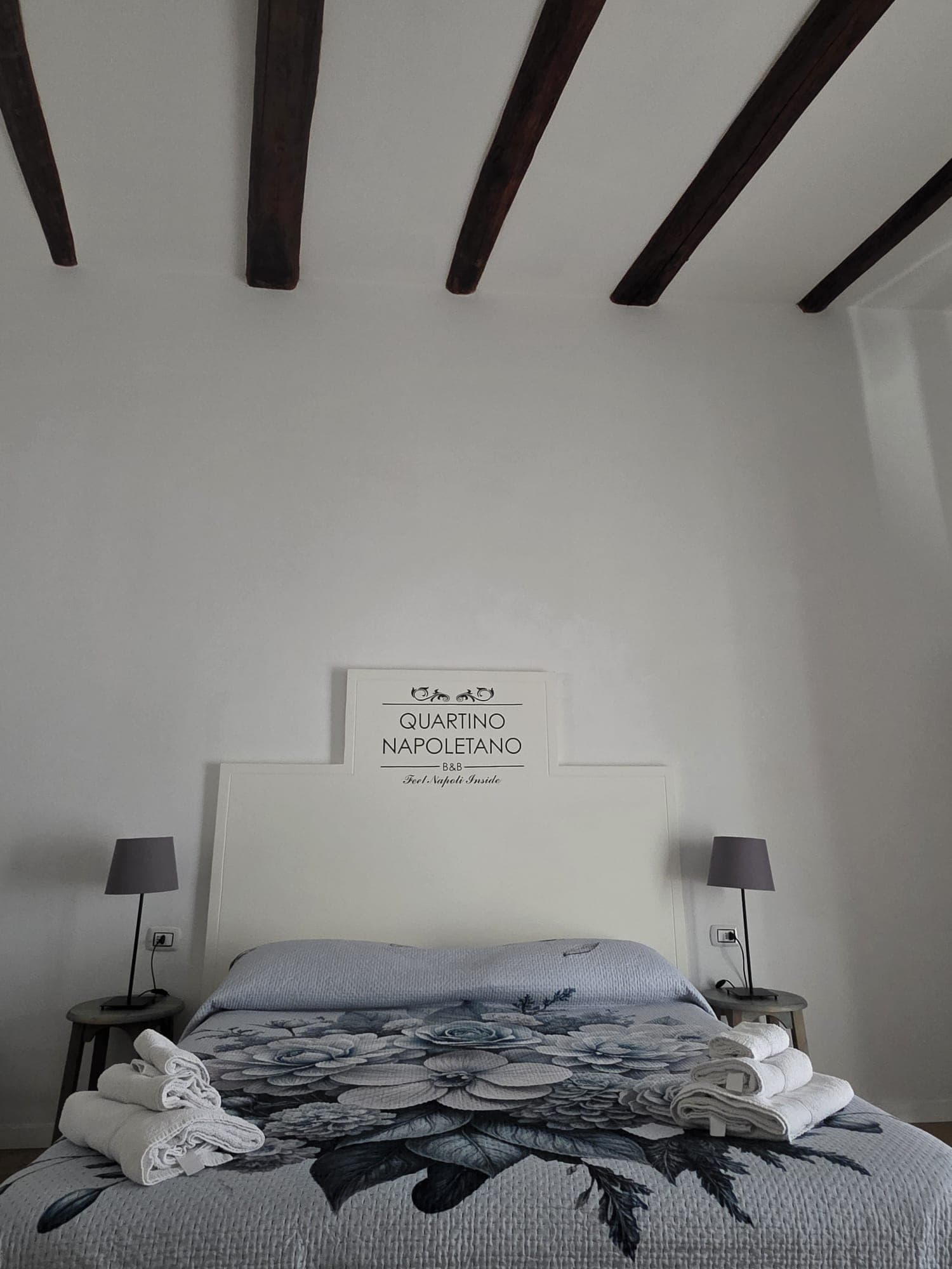 Camera Quadrupla Deluxe - Quartino Napoletano B&B Napoli centro storico - 28 m², Aria condizionata, Smart TV